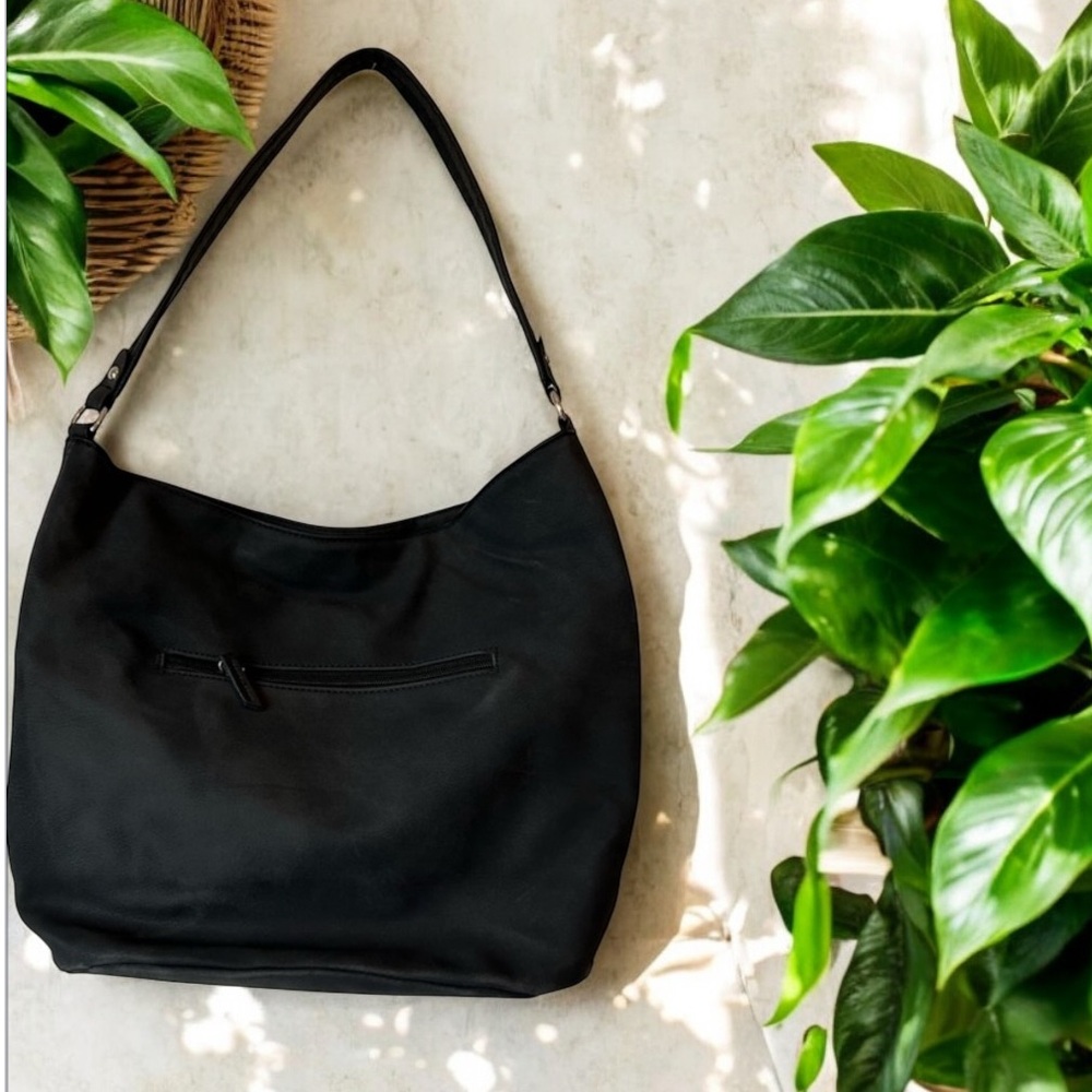 ROOTS Genuine Leather Florence Hobo Bucket Purse/Bag-Black-NWOT 🖤 - Picture 4 of 14